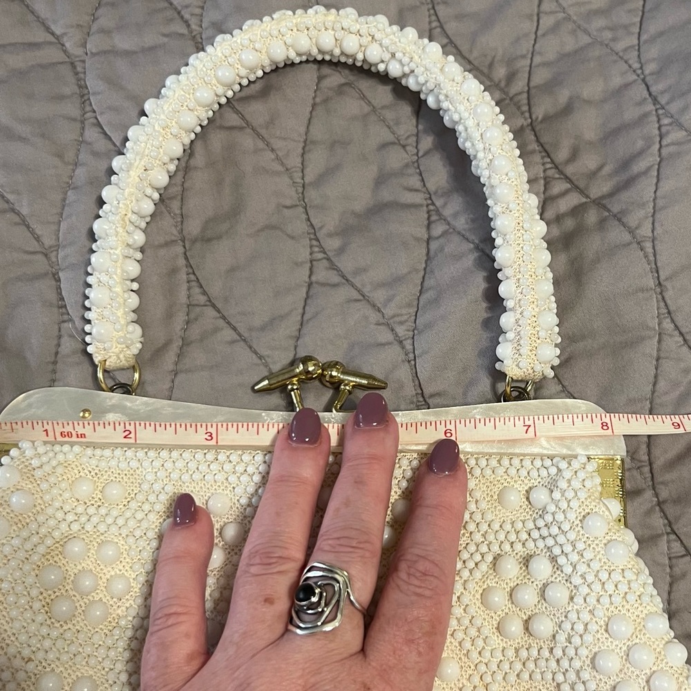 VTG 8x11 Beaded Purse White Gold John Wind Hong Kong Bakelite Pearl - Picture 3 of 10